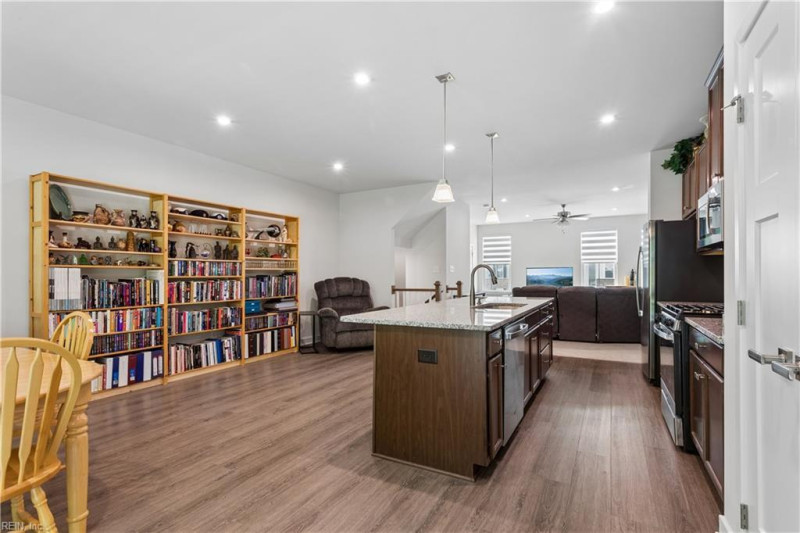 Photo 6 of 38 residential for sale in Poquoson virginia