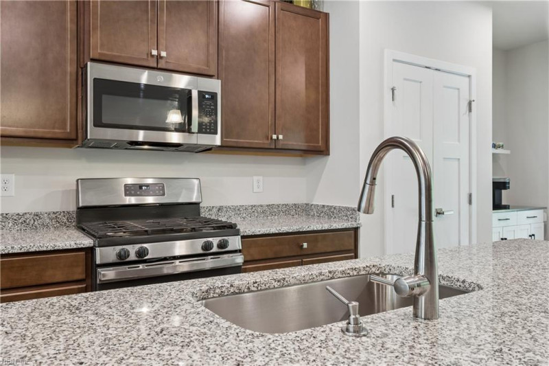 Photo 7 of 38 residential for sale in Poquoson virginia