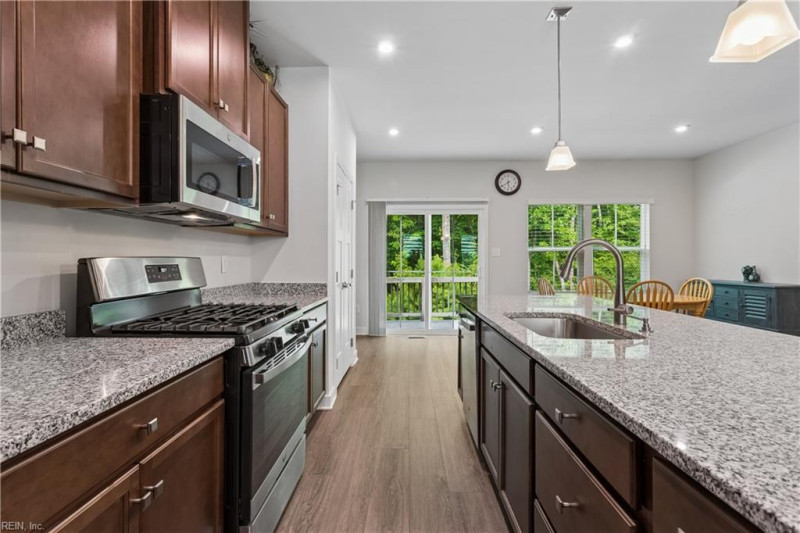 Photo 9 of 38 residential for sale in Poquoson virginia