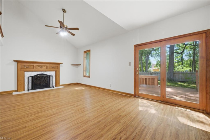 Photo 13 of 35 residential for sale in Chesapeake virginia