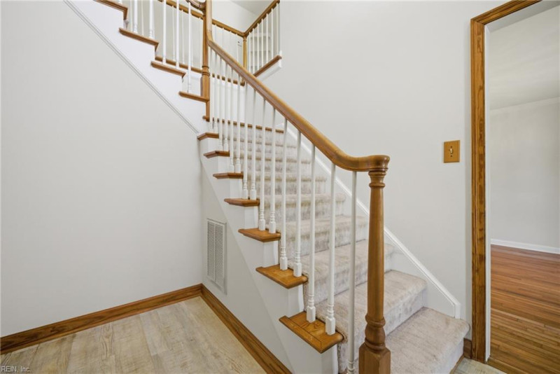 Photo 15 of 35 residential for sale in Chesapeake virginia