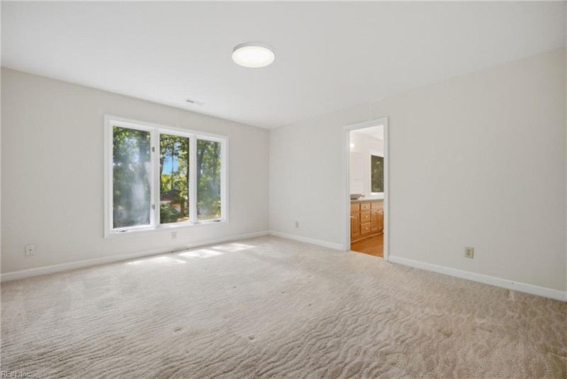 Photo 16 of 35 residential for sale in Chesapeake virginia