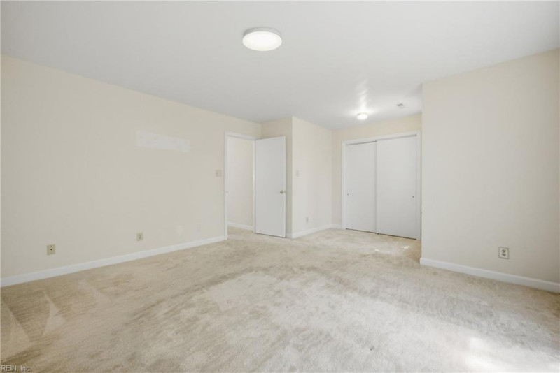 Photo 17 of 35 residential for sale in Chesapeake virginia