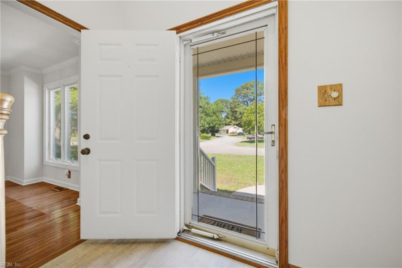 Photo 5 of 35 residential for sale in Chesapeake virginia