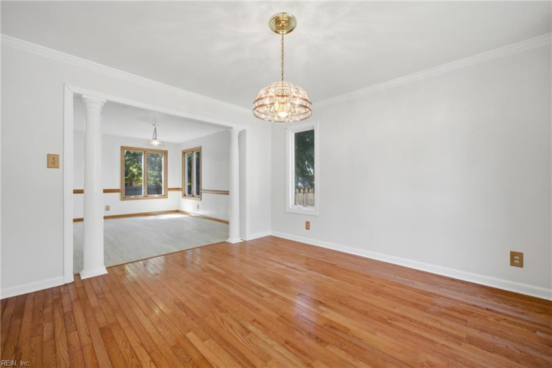 Photo 6 of 35 residential for sale in Chesapeake virginia