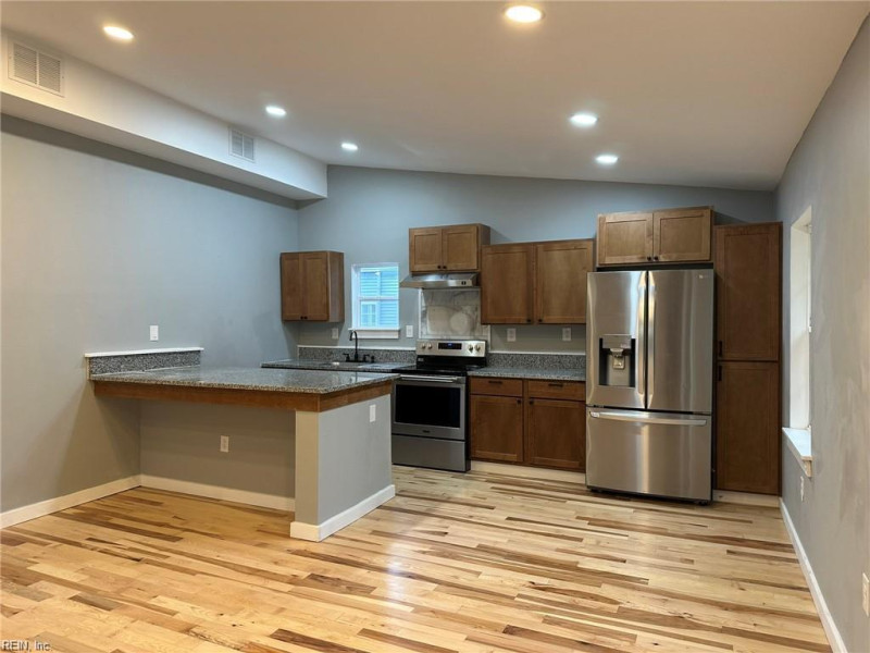 Photo 7 of 19 residential for sale in Norfolk virginia