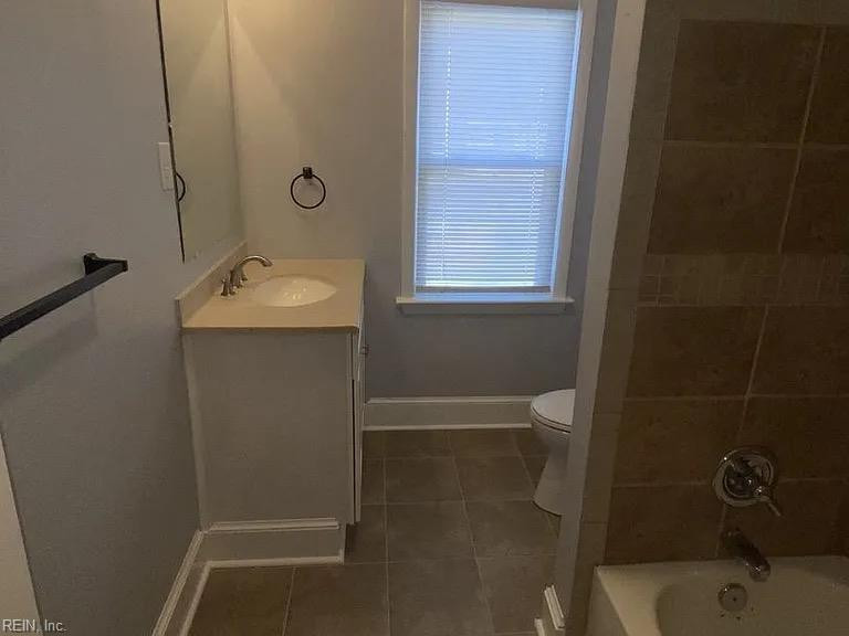 Photo 11 of 13 residential for sale in Norfolk virginia