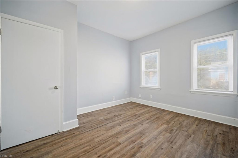 Photo 17 of 25 residential for sale in Norfolk virginia
