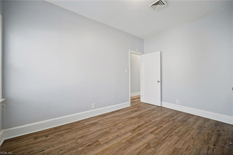 Photo 18 of 25 residential for sale in Norfolk virginia