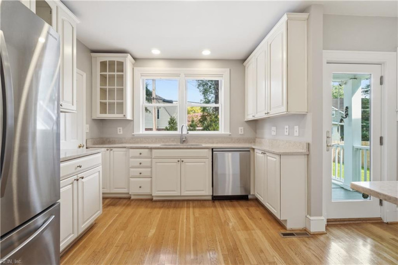Photo 12 of 41 residential for sale in Norfolk virginia