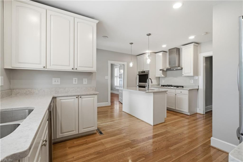 Photo 13 of 41 residential for sale in Norfolk virginia