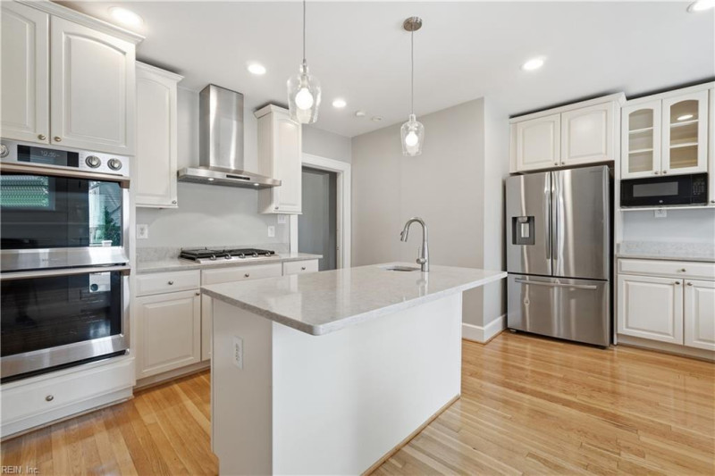 Photo 16 of 41 residential for sale in Norfolk virginia
