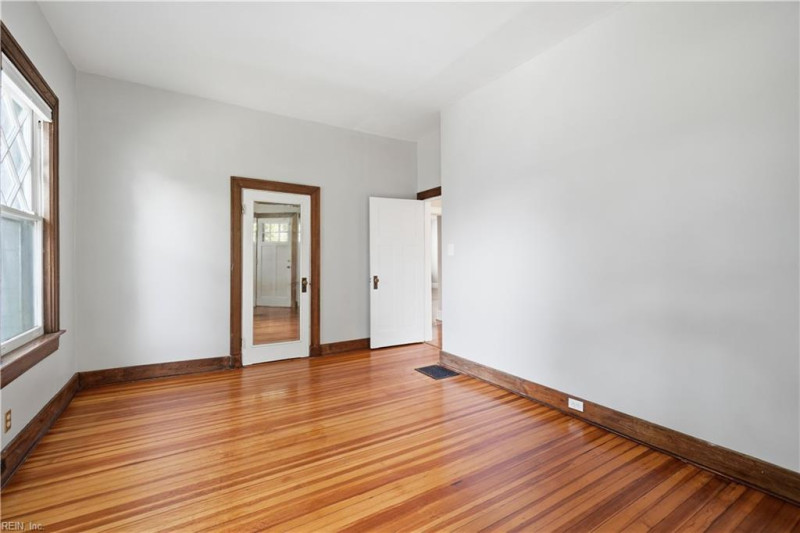 Photo 22 of 41 residential for sale in Norfolk virginia