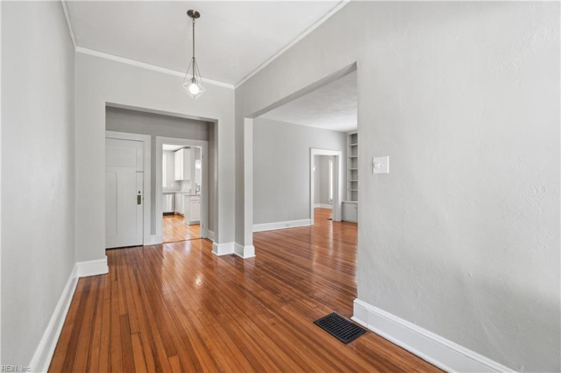 Photo 6 of 41 residential for sale in Norfolk virginia