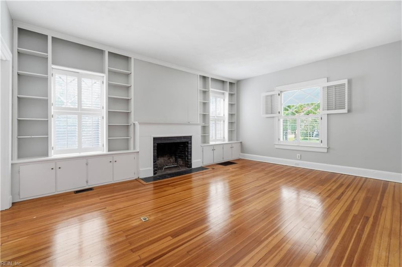 Photo 8 of 41 residential for sale in Norfolk virginia