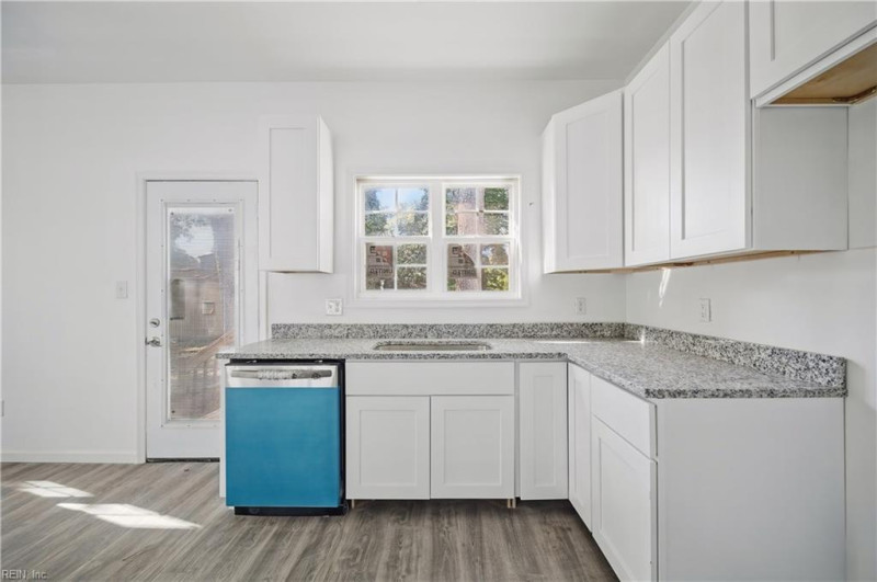 Photo 11 of 33 residential for sale in Suffolk virginia
