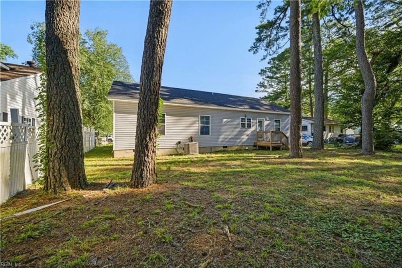 Photo 25 of 33 residential for sale in Suffolk virginia