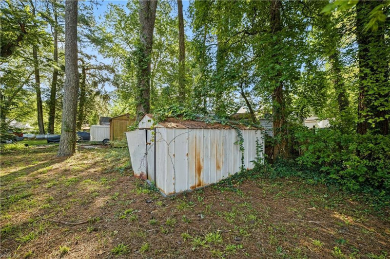 Photo 28 of 33 residential for sale in Suffolk virginia
