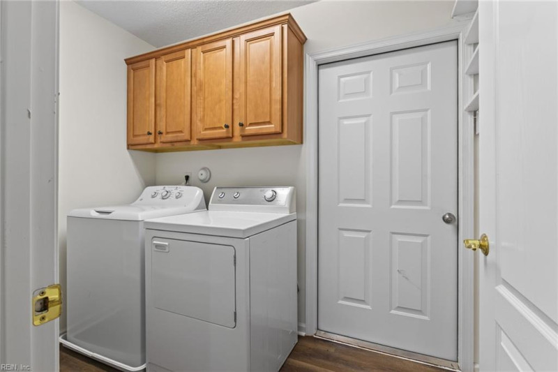 Photo 27 of 50 residential for sale in York County virginia Photo 27 of 50 residential for sale in York County virginia