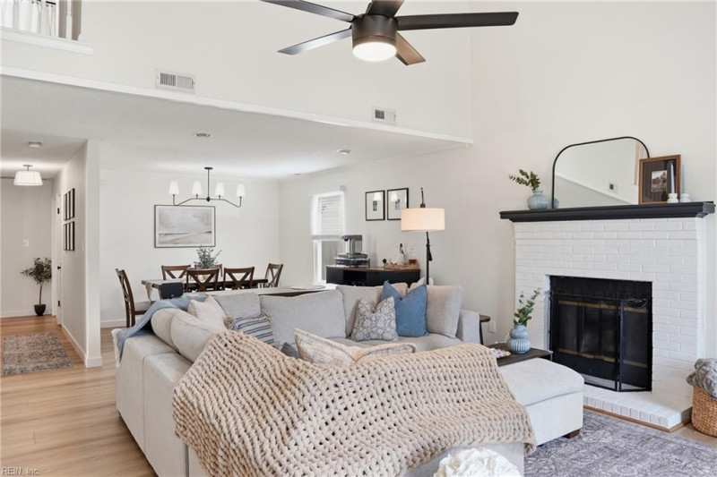 Photo 3 of 30 residential for sale in Virginia Beach virginia