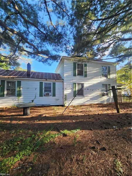 Photo 3 of 5 residential for sale in Suffolk virginia