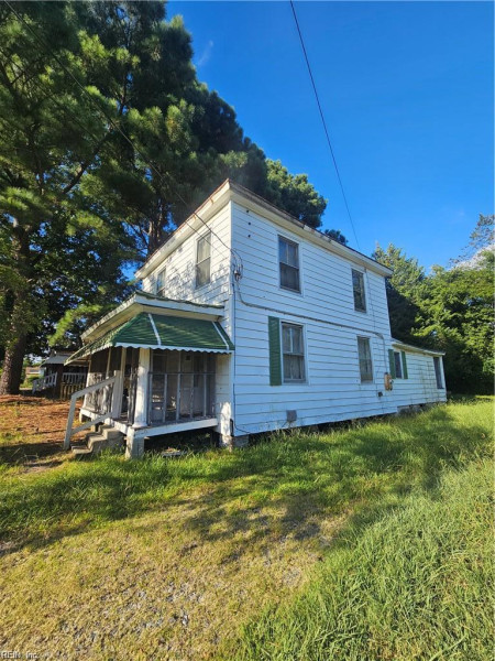 Photo 4 of 5 residential for sale in Suffolk virginia