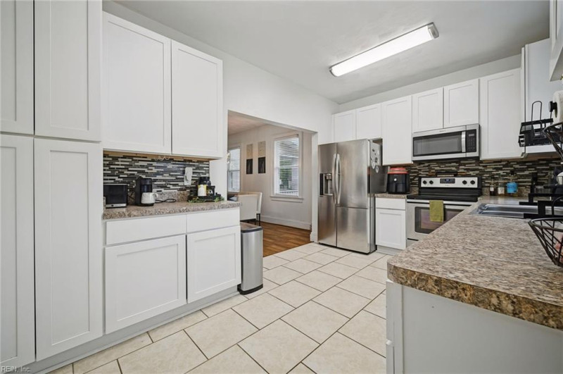 Photo 12 of 49 residential for sale in Virginia Beach virginia
