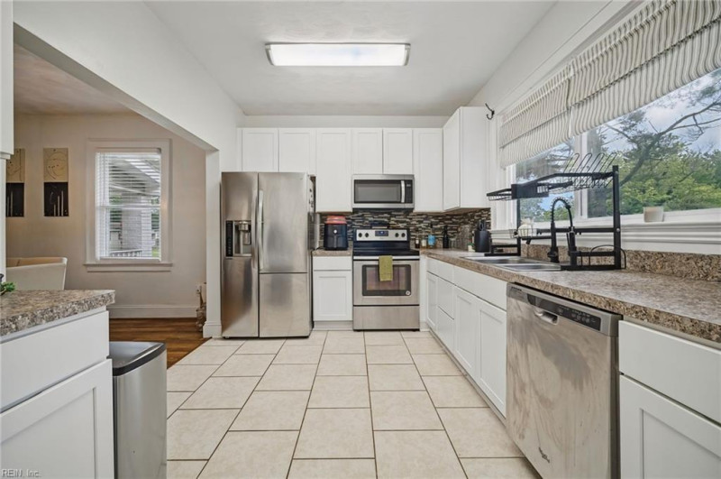 Photo 13 of 49 residential for sale in Virginia Beach virginia