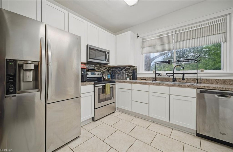 Photo 15 of 49 residential for sale in Virginia Beach virginia