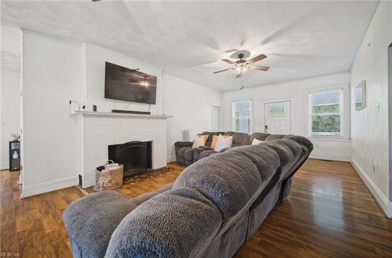 Photo 7 of 49 residential for sale in Virginia Beach virginia
