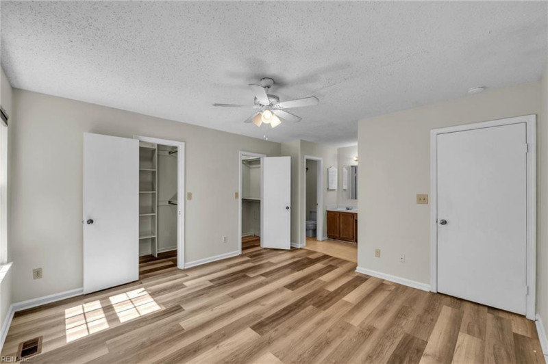 Photo 14 of 21 residential for sale in Virginia Beach virginia