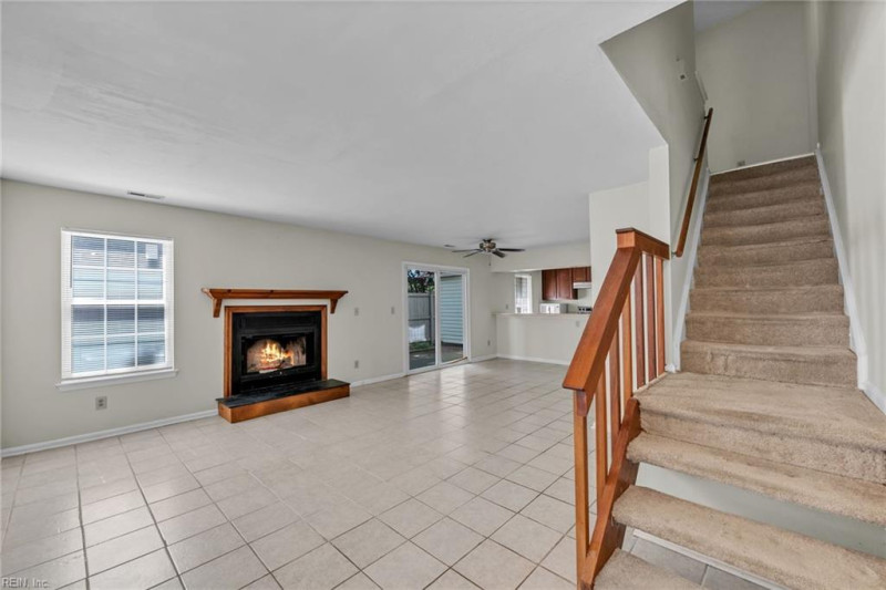 Photo 4 of 21 residential for sale in Virginia Beach virginia
