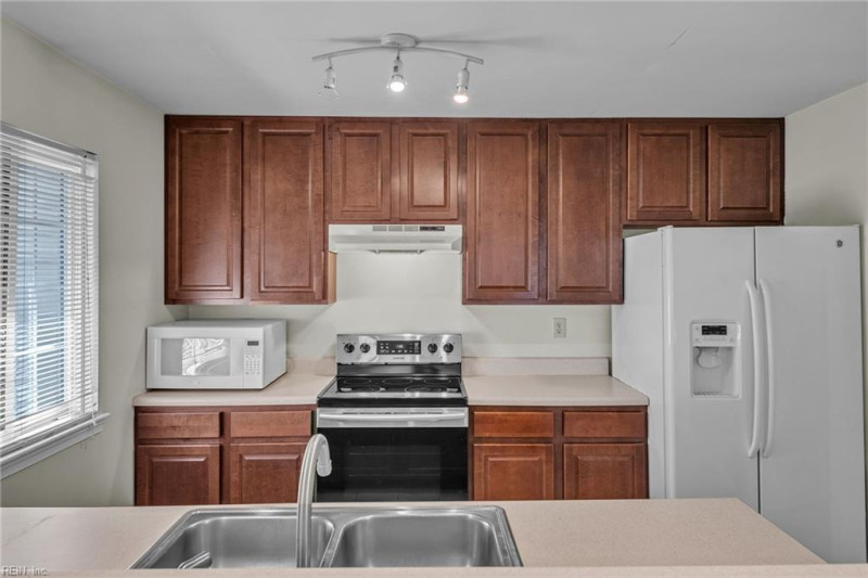 Photo 9 of 21 residential for sale in Virginia Beach virginia