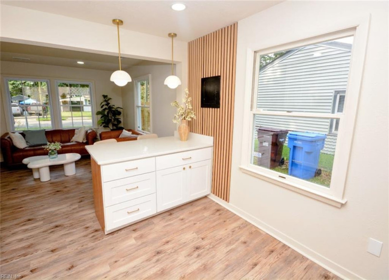Photo 14 of 32 residential for sale in Chesapeake virginia