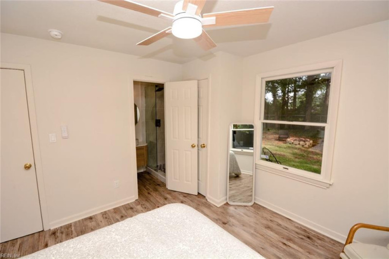 Photo 17 of 32 residential for sale in Chesapeake virginia