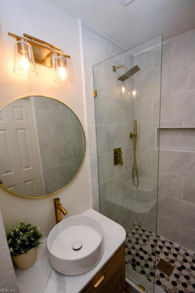 Photo 19 of 32 residential for sale in Chesapeake virginia