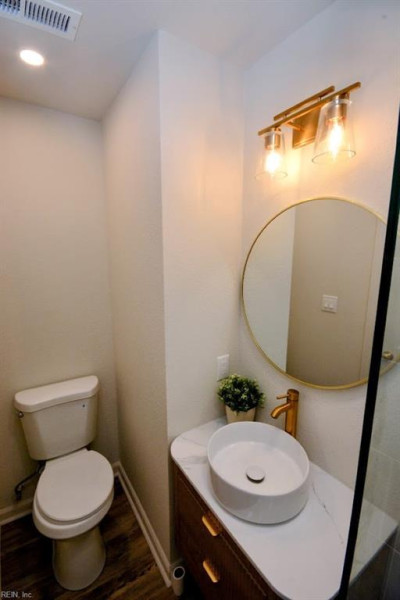 Photo 20 of 32 residential for sale in Chesapeake virginia