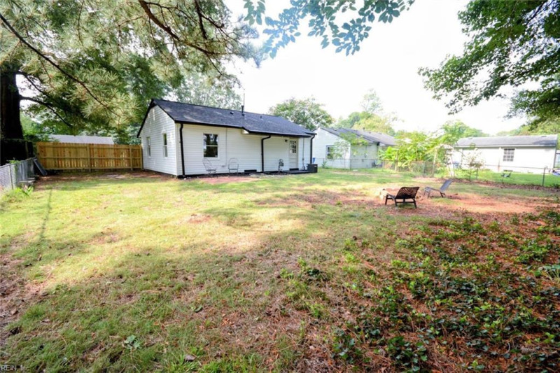 Photo 27 of 32 residential for sale in Chesapeake virginia