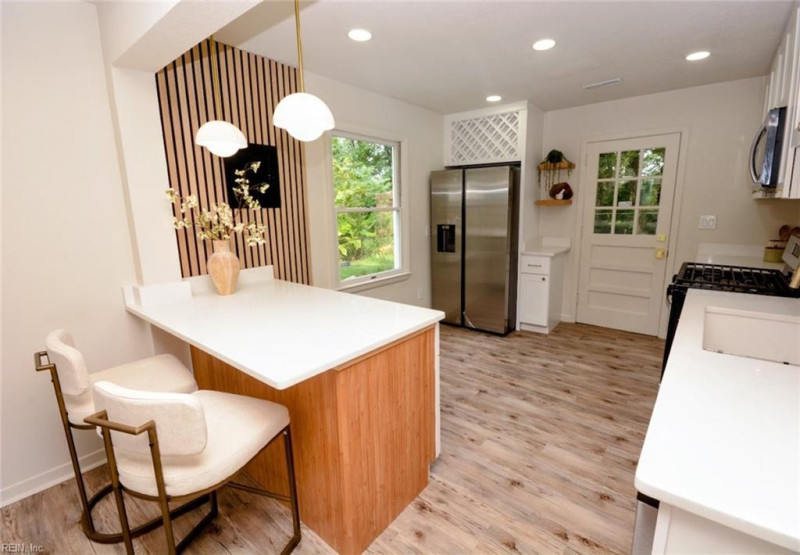 Photo 9 of 32 residential for sale in Chesapeake virginia