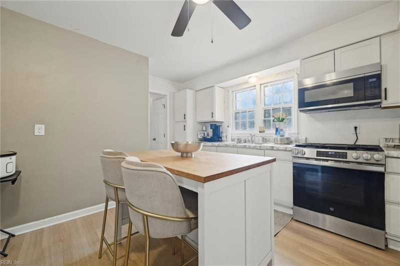 Photo 7 of 21 residential for sale in Newport News virginia