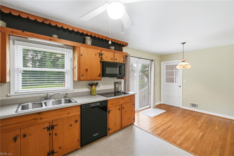 Photo 6 of 27 residential for sale in Virginia Beach virginia Photo 6 of 27 residential for sale in Virginia Beach virginia