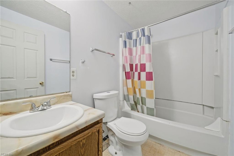 Photo 15 of 30 residential for sale in Hampton virginia