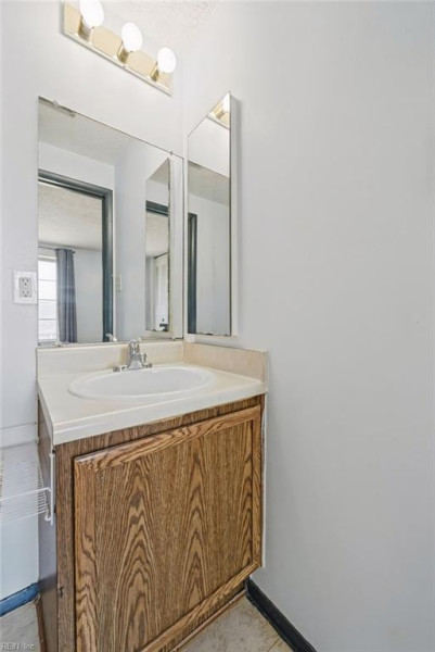 Photo 16 of 30 residential for sale in Hampton virginia
