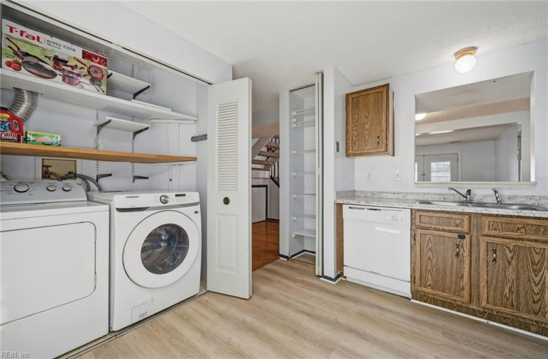 Photo 19 of 30 residential for sale in Hampton virginia