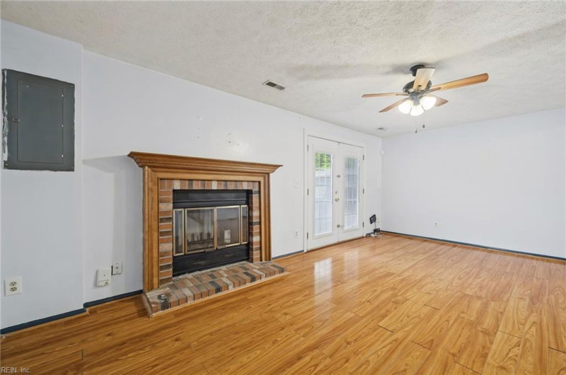 Photo 3 of 30 residential for sale in Hampton virginia
