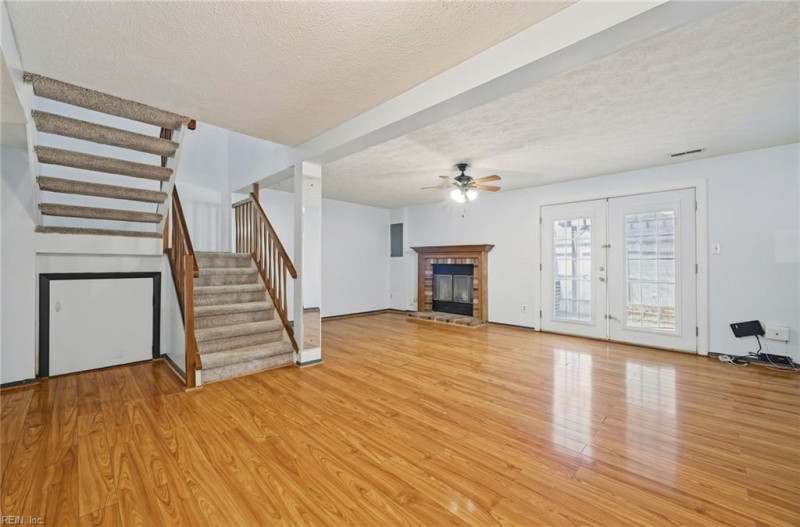 Photo 4 of 30 residential for sale in Hampton virginia