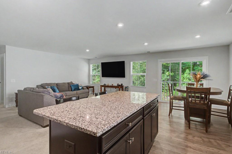 Photo 10 of 32 residential for sale in Gloucester County virginia