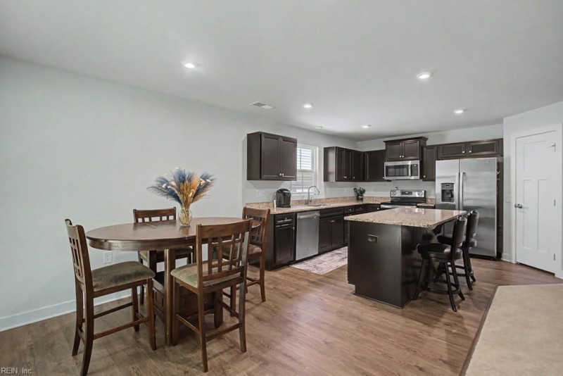 Photo 12 of 32 residential for sale in Gloucester County virginia