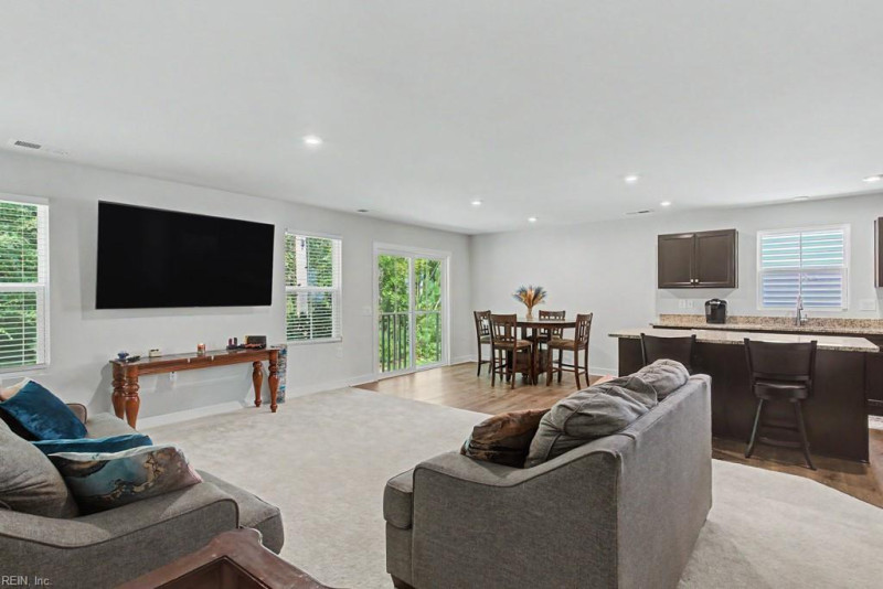 Photo 4 of 32 residential for sale in Gloucester County virginia