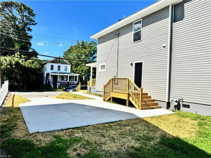 Photo 5 of 29 residential for sale in Newport News virginia